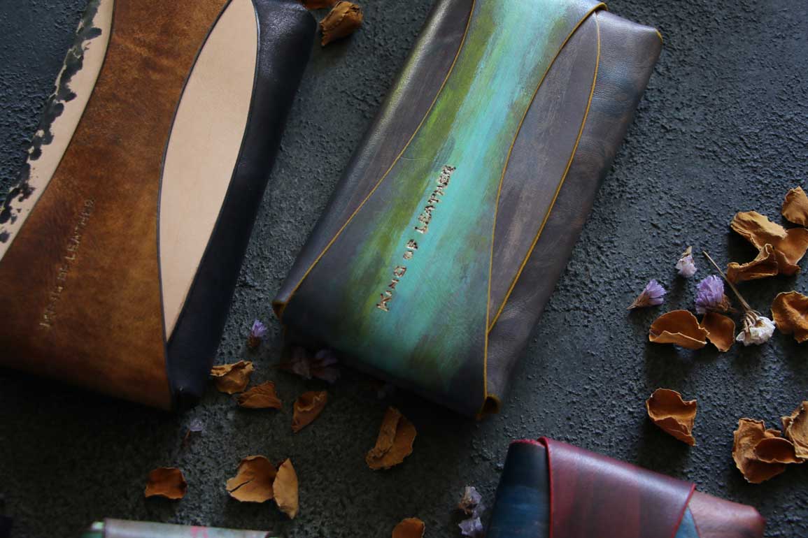 金具を使わない個性的革財布