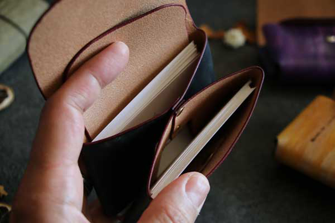 飛び出すレザー名刺入れ