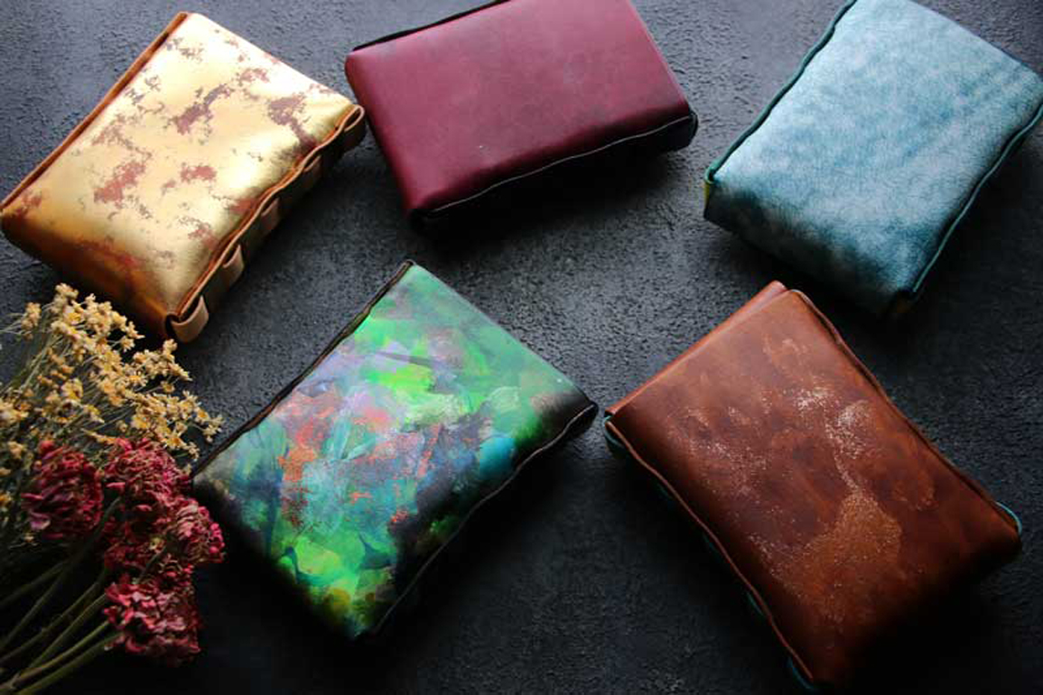 シームレスレザーマルチケース