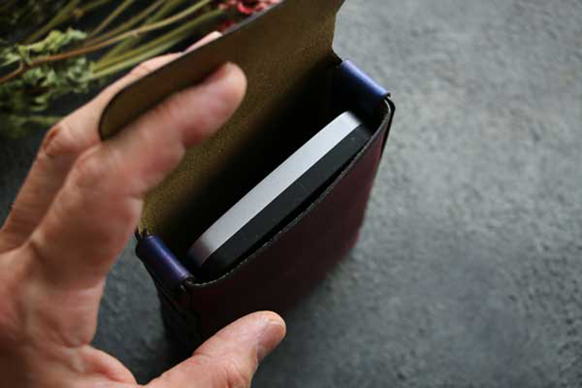 シームレスレザーマルチケース