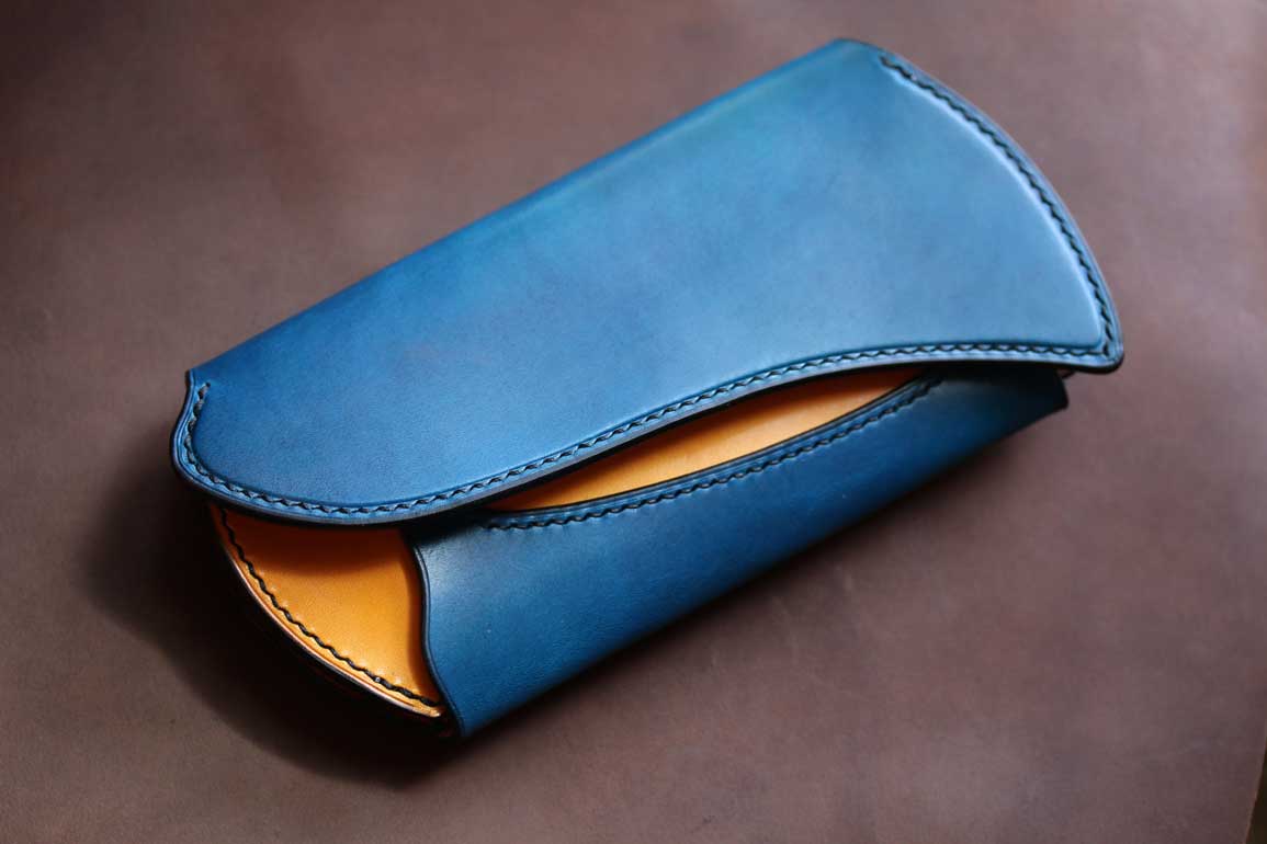 青い財布