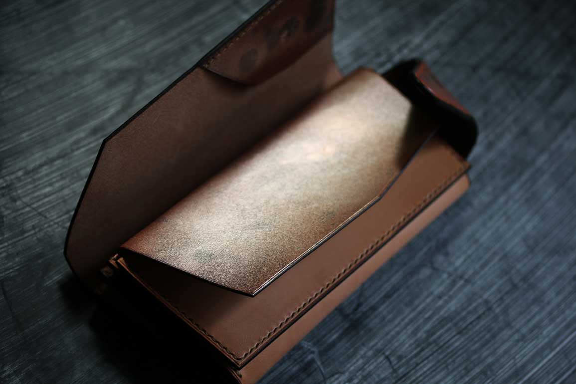 錆びた銅財布