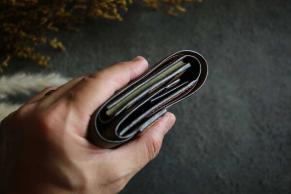 スキモレザー装飾マヤレザー折財布