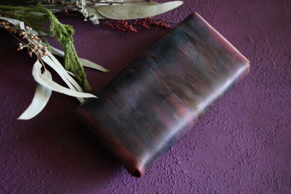 金具を使わない個性的革財布