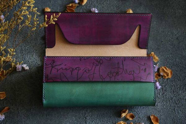 金具を使わない個性的革財布