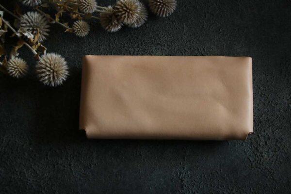 金具を使わない個性的革財布