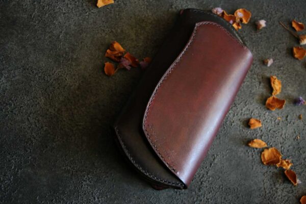 金具を使わない革ホックロングウォレット