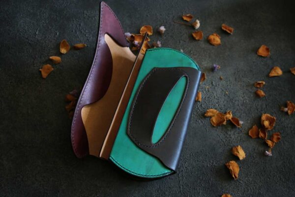 金具を使わない革ホックロングウォレット