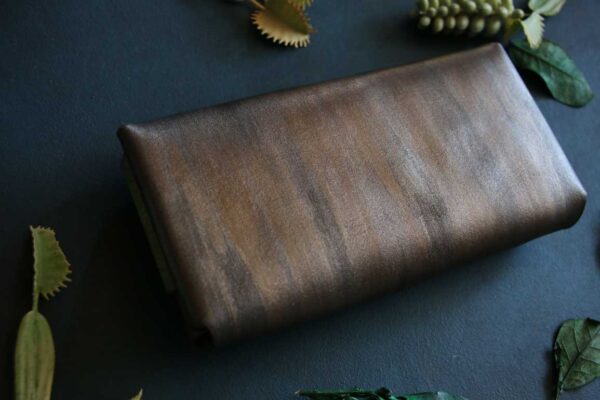 金具を使わない長財布