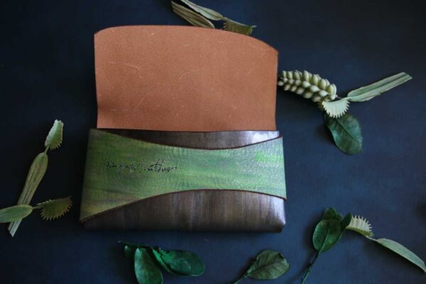 金具を使わない長財布