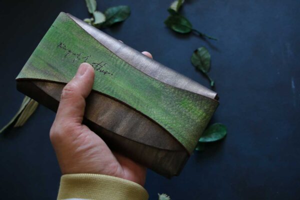 金具を使わない長財布