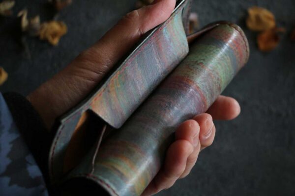 革のみでできたロールバトンペンケース