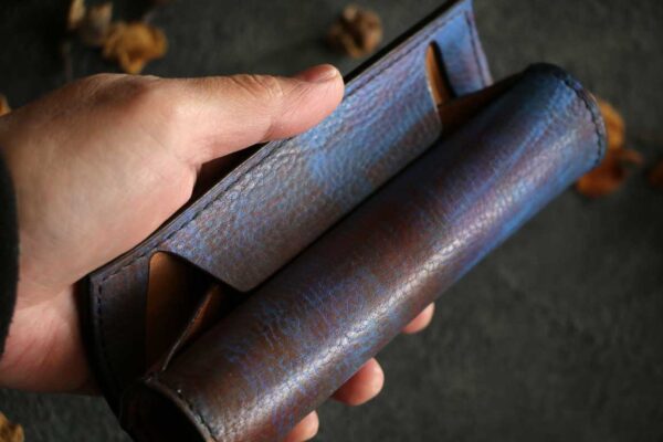 革のみでできたロールバトンペンケース