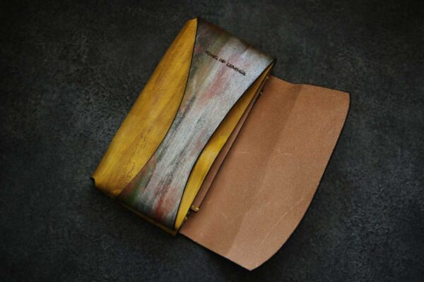 金具を使用しないコンパクト長財布