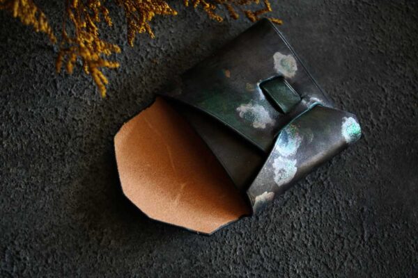 縫わない天目風シームレスレザーコインケース