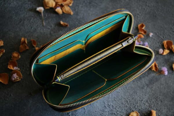 イエローストーンのようなレザーラウンドファスナーウォレット