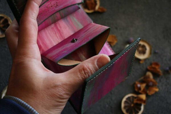 ピンクカラーウォレット