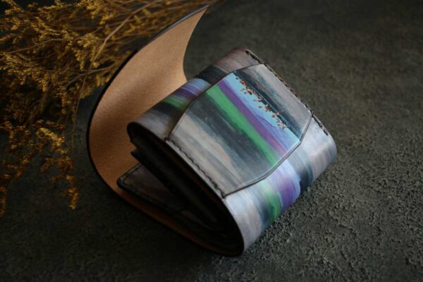 個性的染色ハーフウォレット