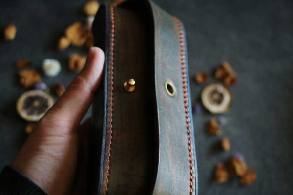 月型駒合わせ縫いペンケース