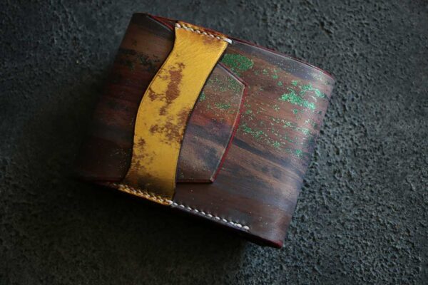 アンティークアートハーフウォレット