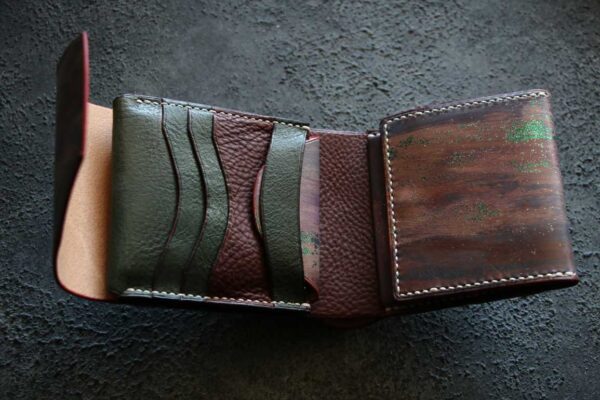 アンティークアートハーフウォレット