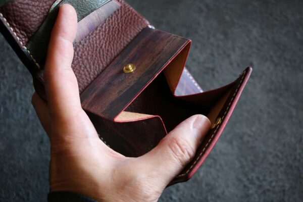 アンティークアートハーフウォレット