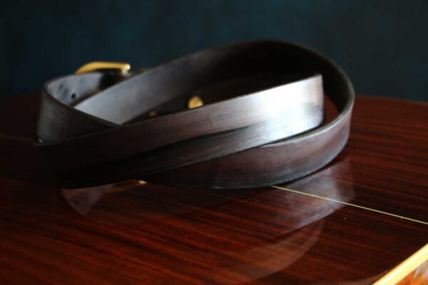 真鍮金具レザーベルト