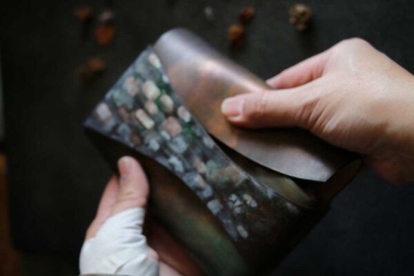 モダンブラウンコンパクト長財布