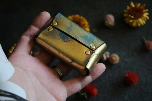 金箔レザーキャラメルボックス