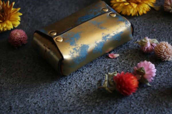 金箔レザーキャラメルボックス