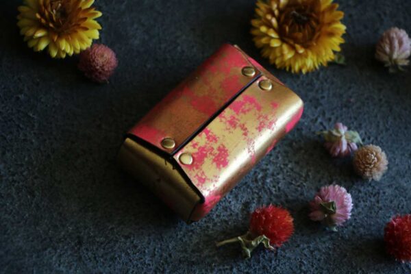 金箔レザーキャラメルボックス