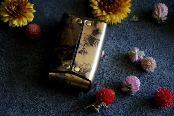 金箔レザーキャラメルボックス