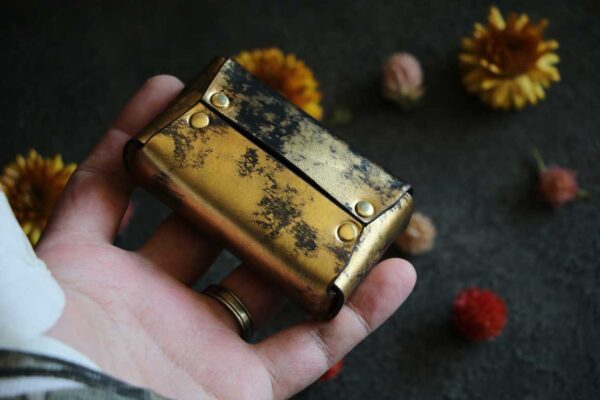 金箔レザーキャラメルボックス