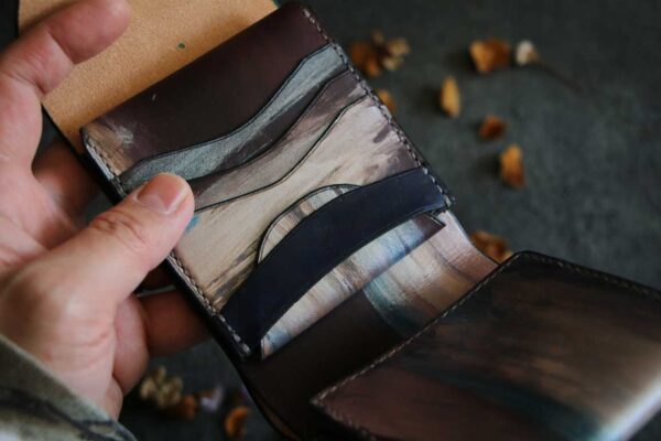 シルバーブラック革財布