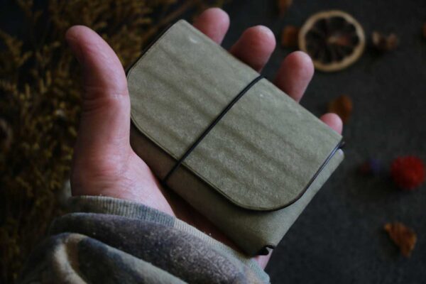 シームレススライド式名刺入れ