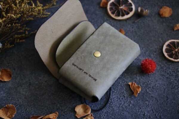 シームレススライド式名刺入れ