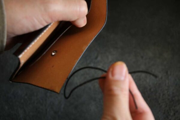 薄型コンパクト折財布