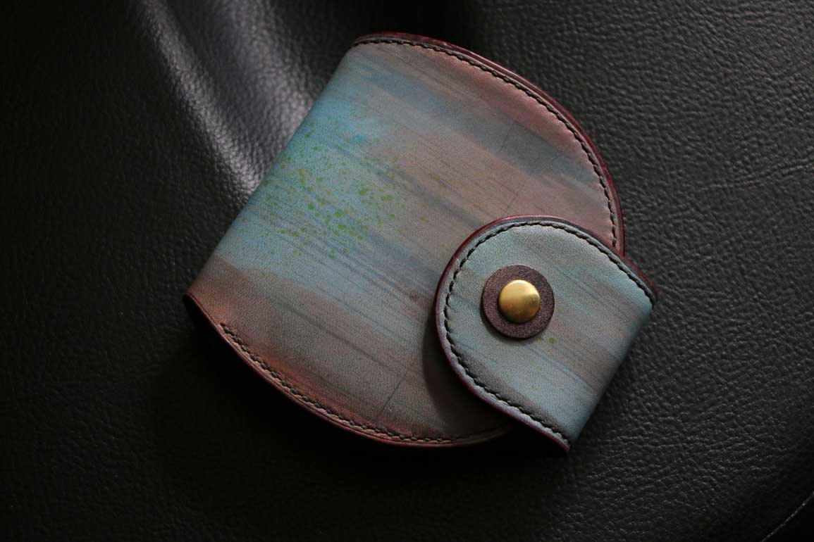 水色丸型折り財布