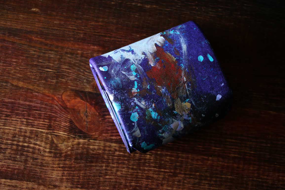 芸術的宇宙カラーコンパクト折財布