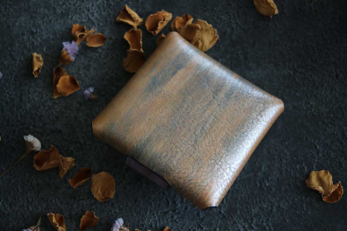 ヒネリ金具コンパクトウォレット
