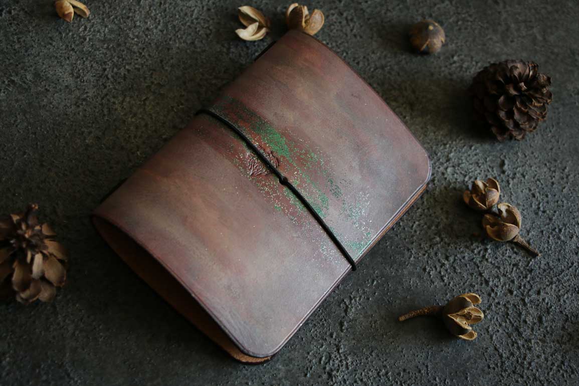 個性的染色レザートラベラーズノートカバーパスポートサイズ