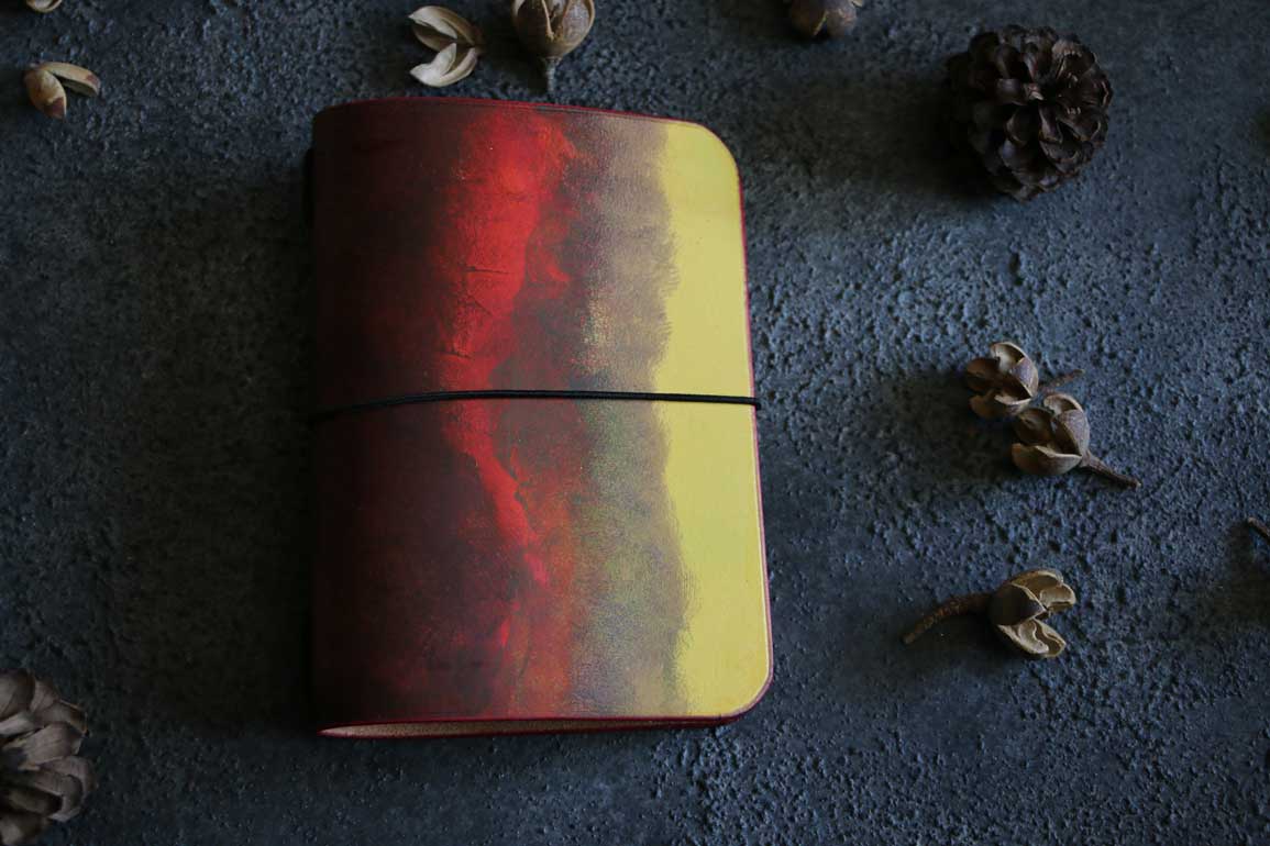 個性的染色レザートラベラーズノートカバーパスポートサイズ