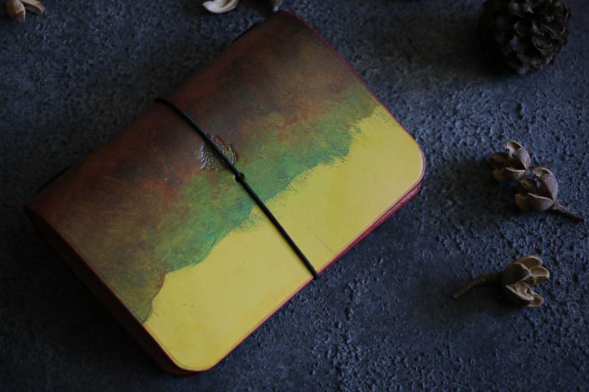 個性的染色レザートラベラーズノートカバーパスポートサイズ