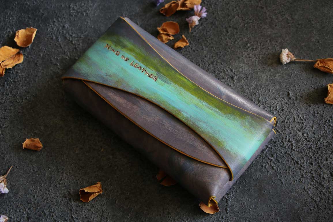 金具を使わない個性的革財布