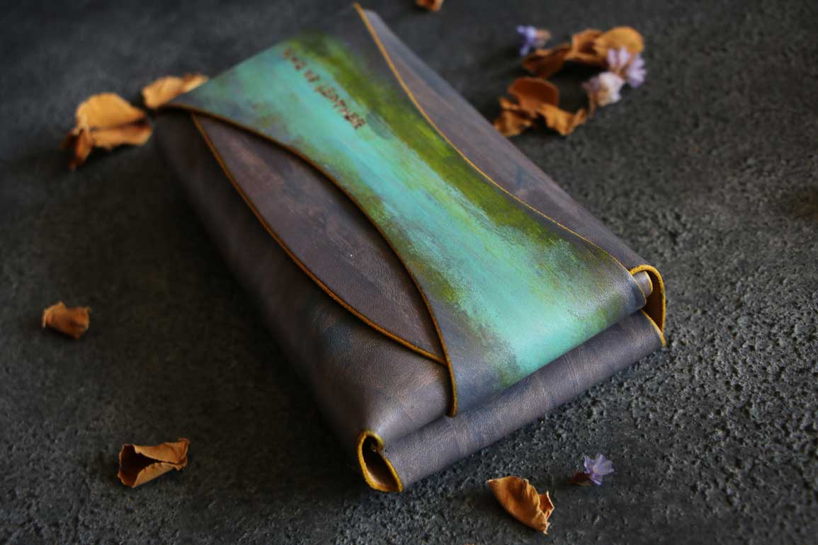 金具を使わない個性的革財布