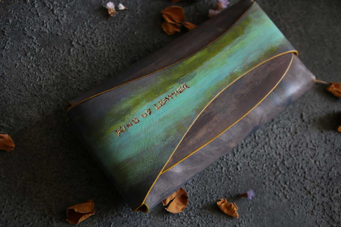 金具を使わない個性的革財布