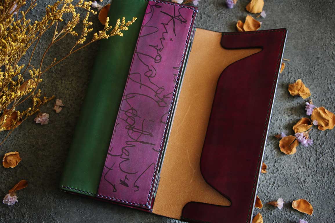 金具を使わないレザーロングウォレット