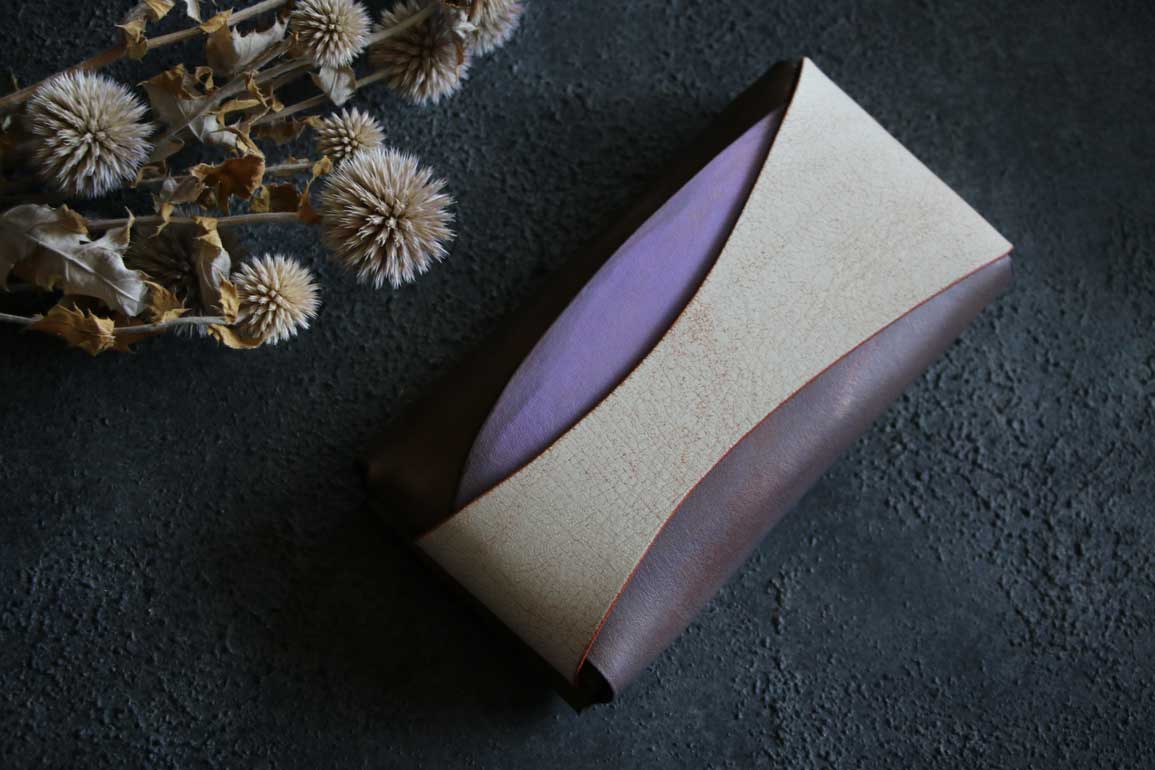 金具を使わない個性的革財布