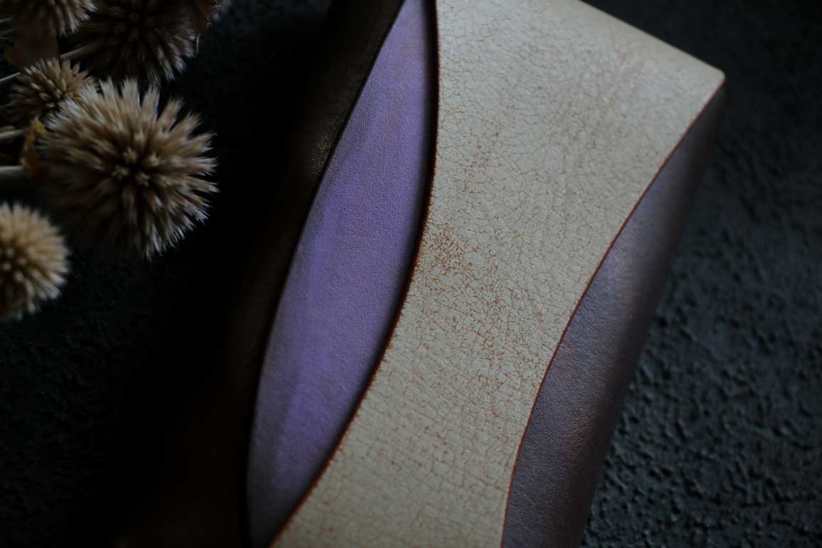 金具を使わない個性的革財布