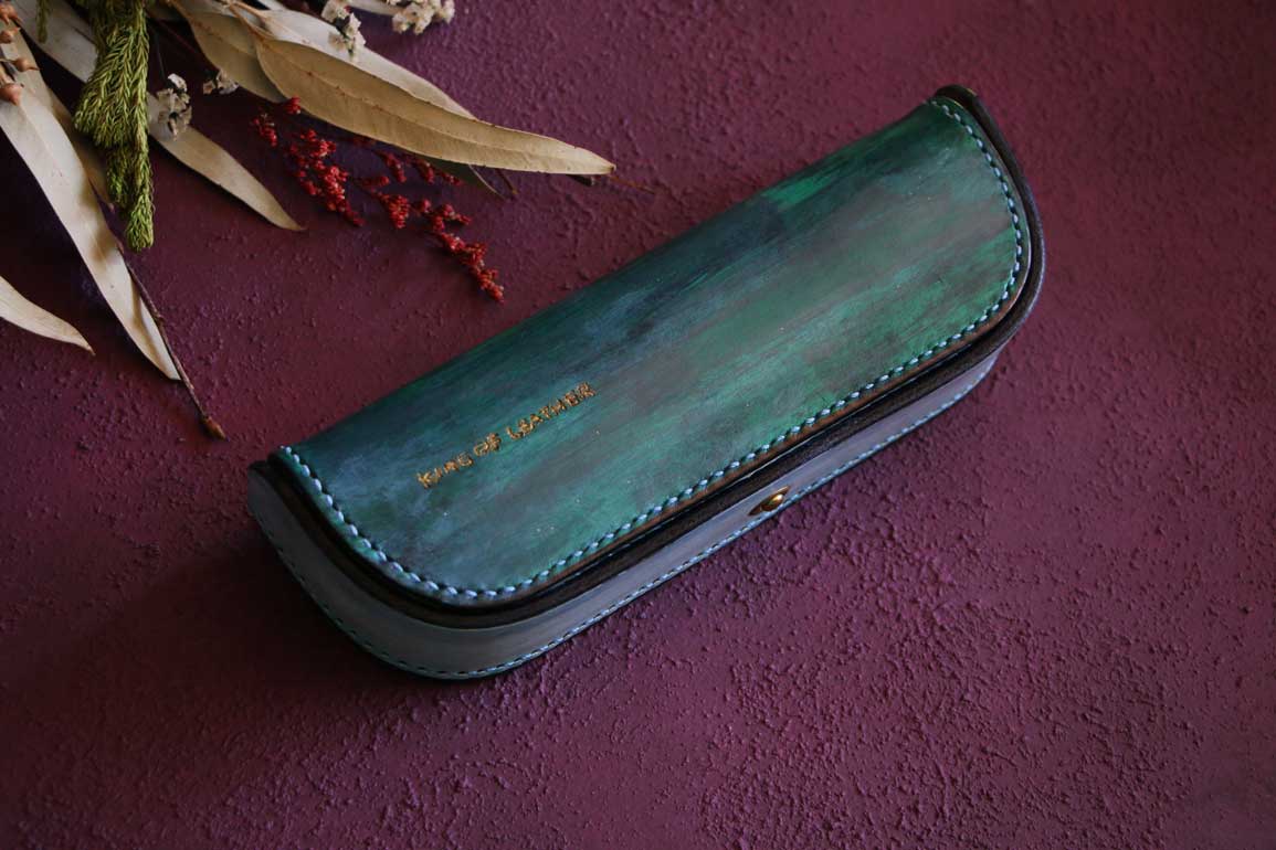 大容量立体レザーペンケース